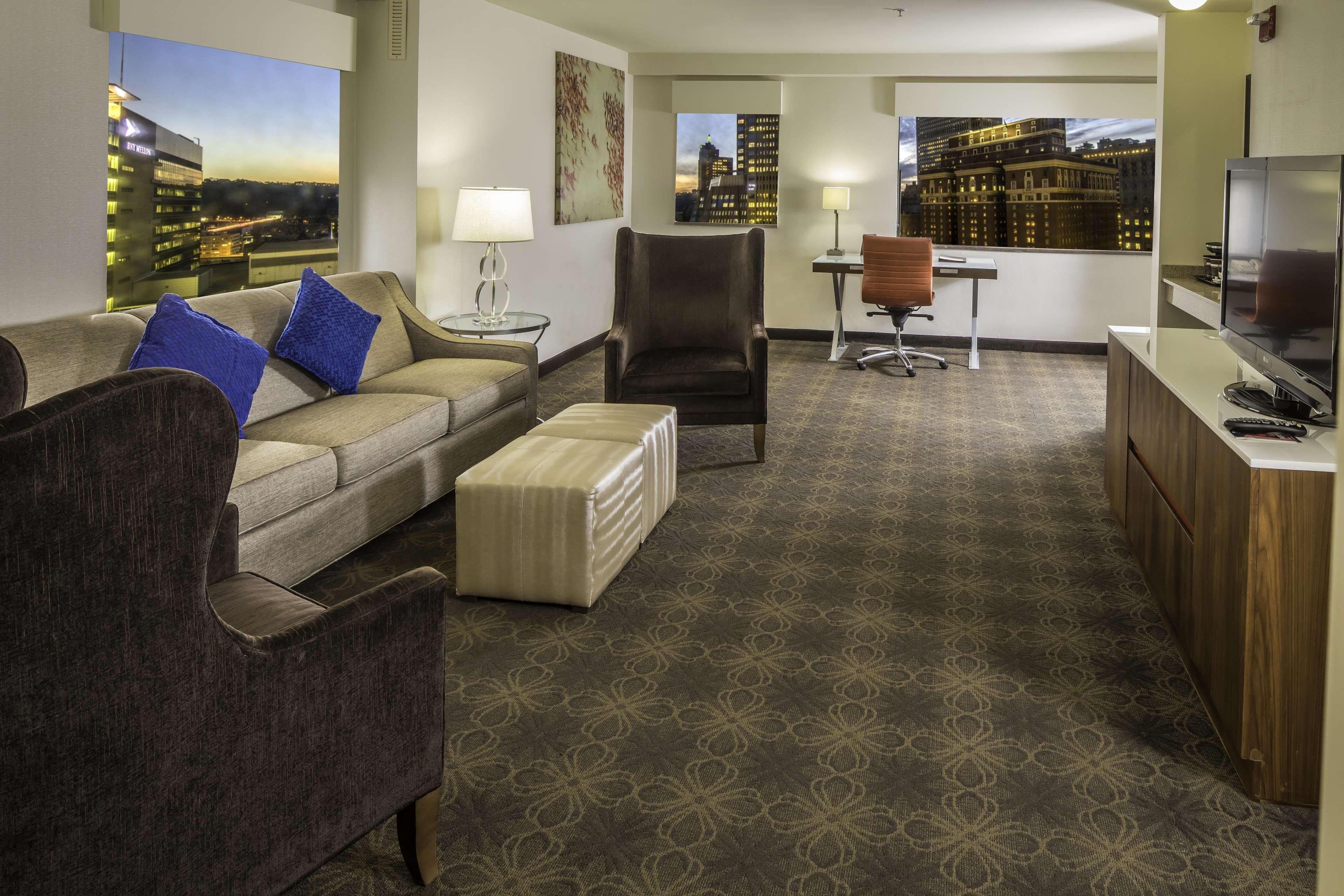 Doubletree By Hilton Hotel & Suites Pittsburgh Downtown Exteriör bild