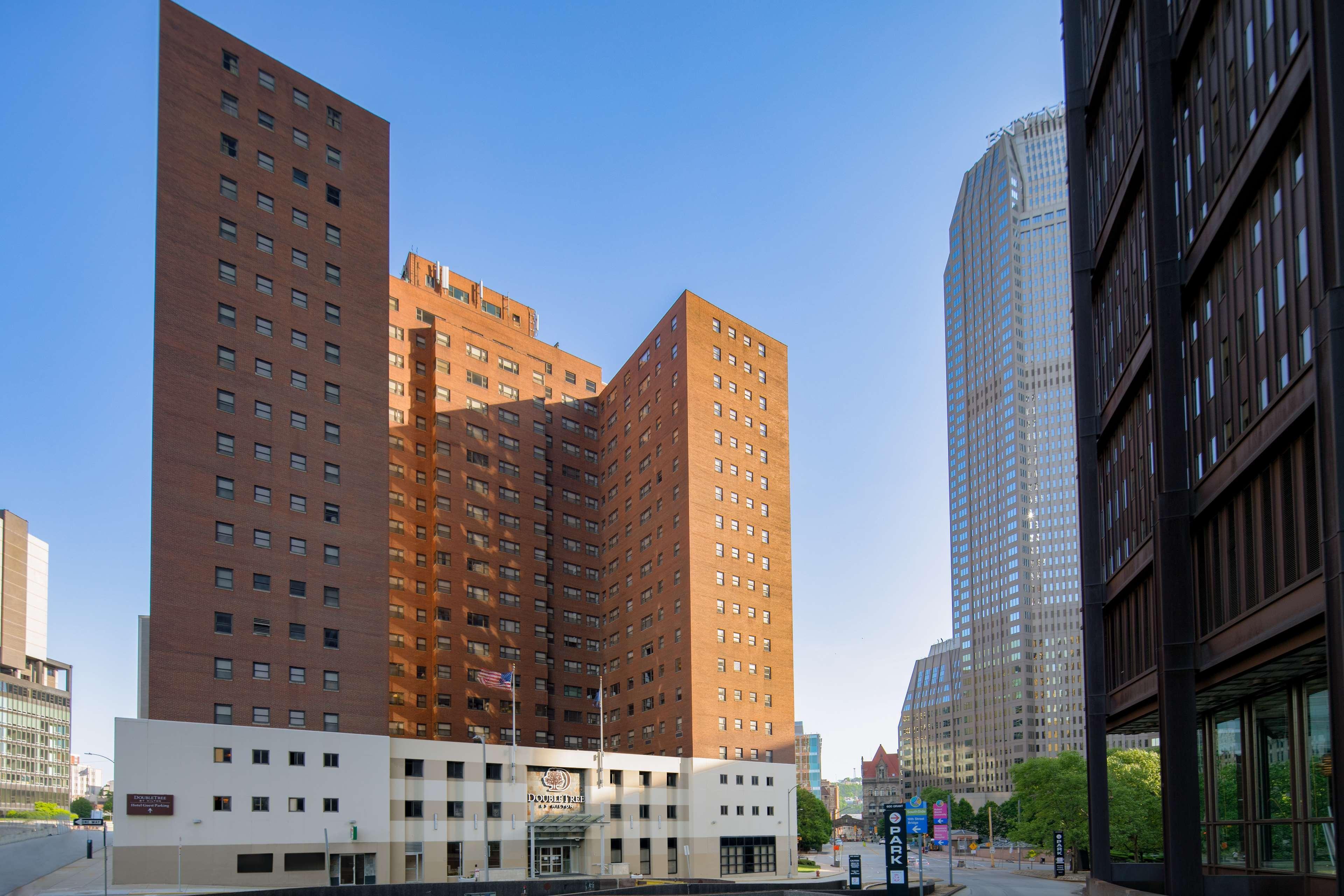 Doubletree By Hilton Hotel & Suites Pittsburgh Downtown Exteriör bild