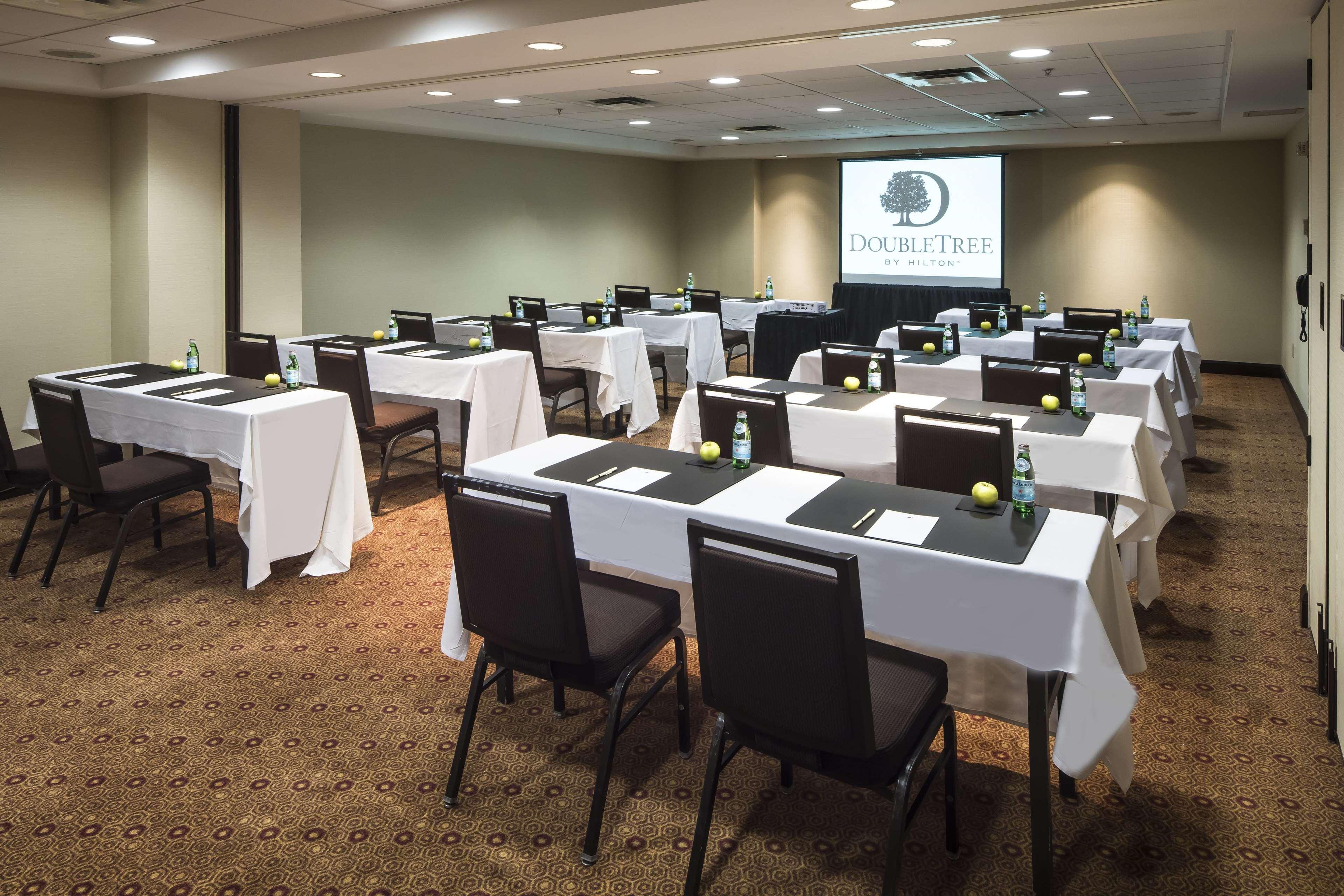 Doubletree By Hilton Hotel & Suites Pittsburgh Downtown Exteriör bild