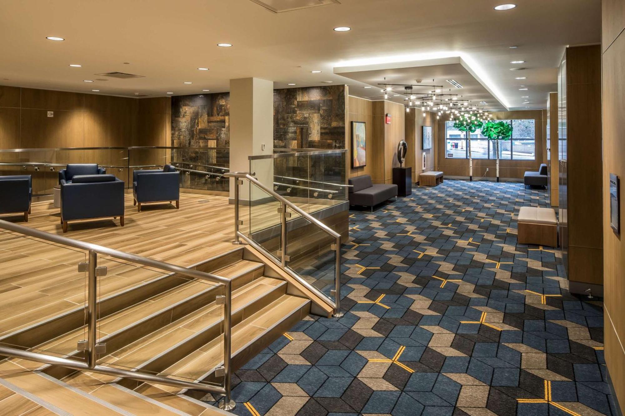 Doubletree By Hilton Hotel & Suites Pittsburgh Downtown Exteriör bild