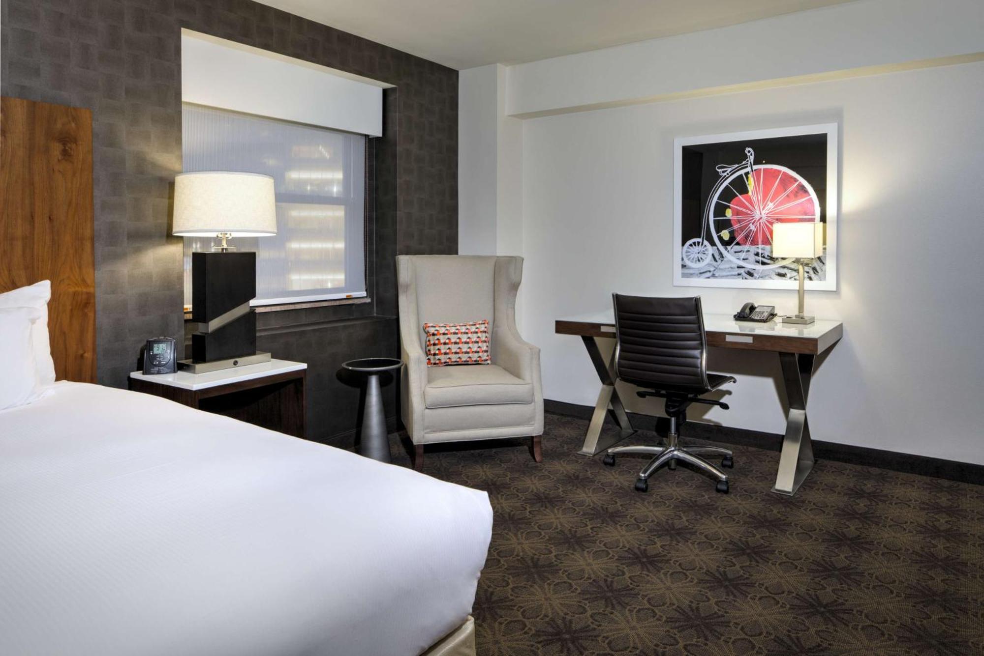 Doubletree By Hilton Hotel & Suites Pittsburgh Downtown Exteriör bild