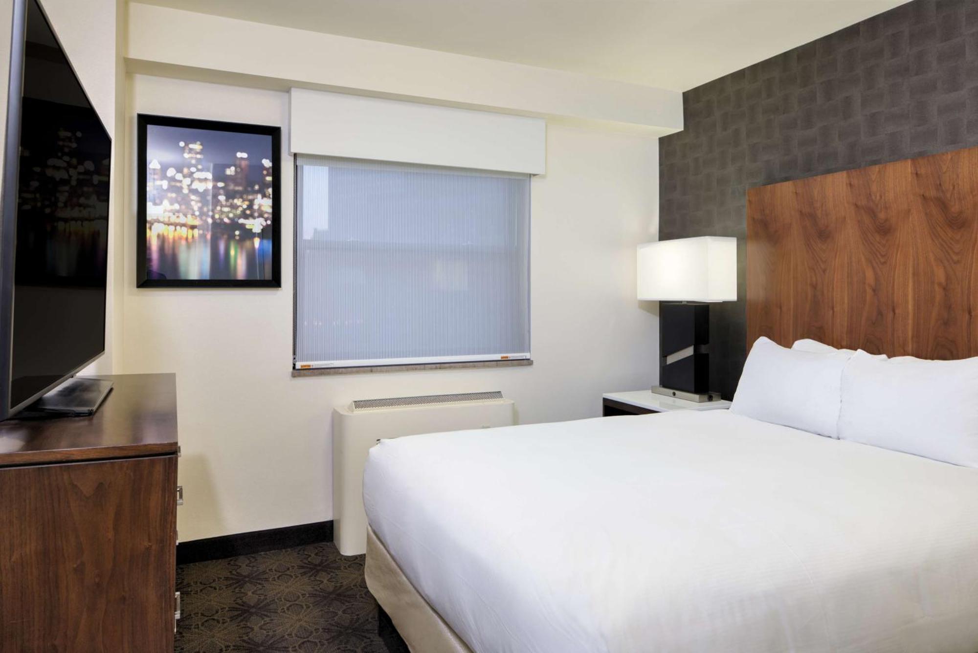 Doubletree By Hilton Hotel & Suites Pittsburgh Downtown Exteriör bild