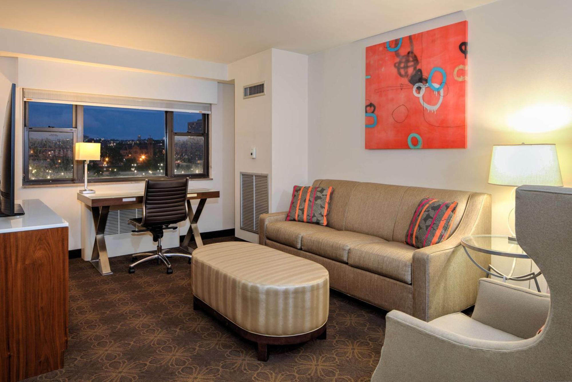 Doubletree By Hilton Hotel & Suites Pittsburgh Downtown Exteriör bild